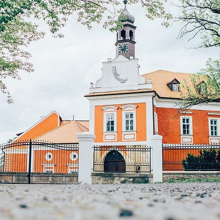 Pensjonat Savoia Castle Škvorec Zewnętrze zdjęcie